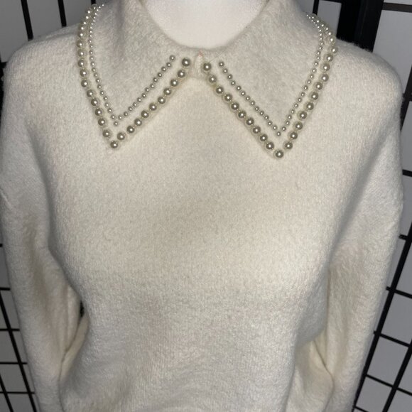 H&M cream/white (ivory)fuzzy sweater/cardigan with a pearl collar,small size. - Picture 2 of 6